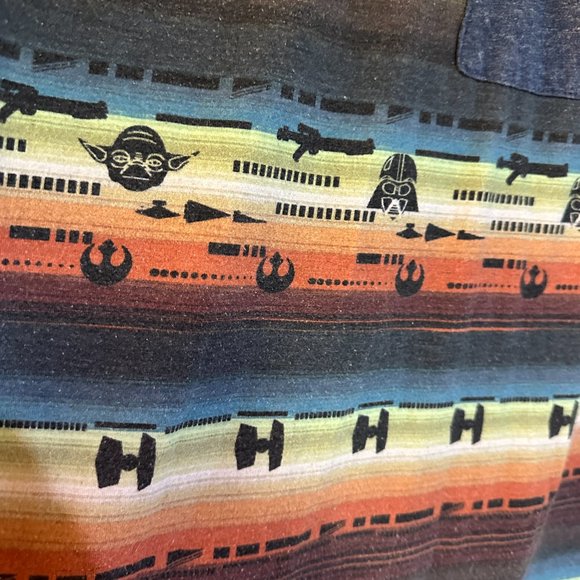 Star Wars X On The Byas Shirt Mens Small Raglan 3/4 Sleeve Darth Vader Henley - Picture 7 of 8